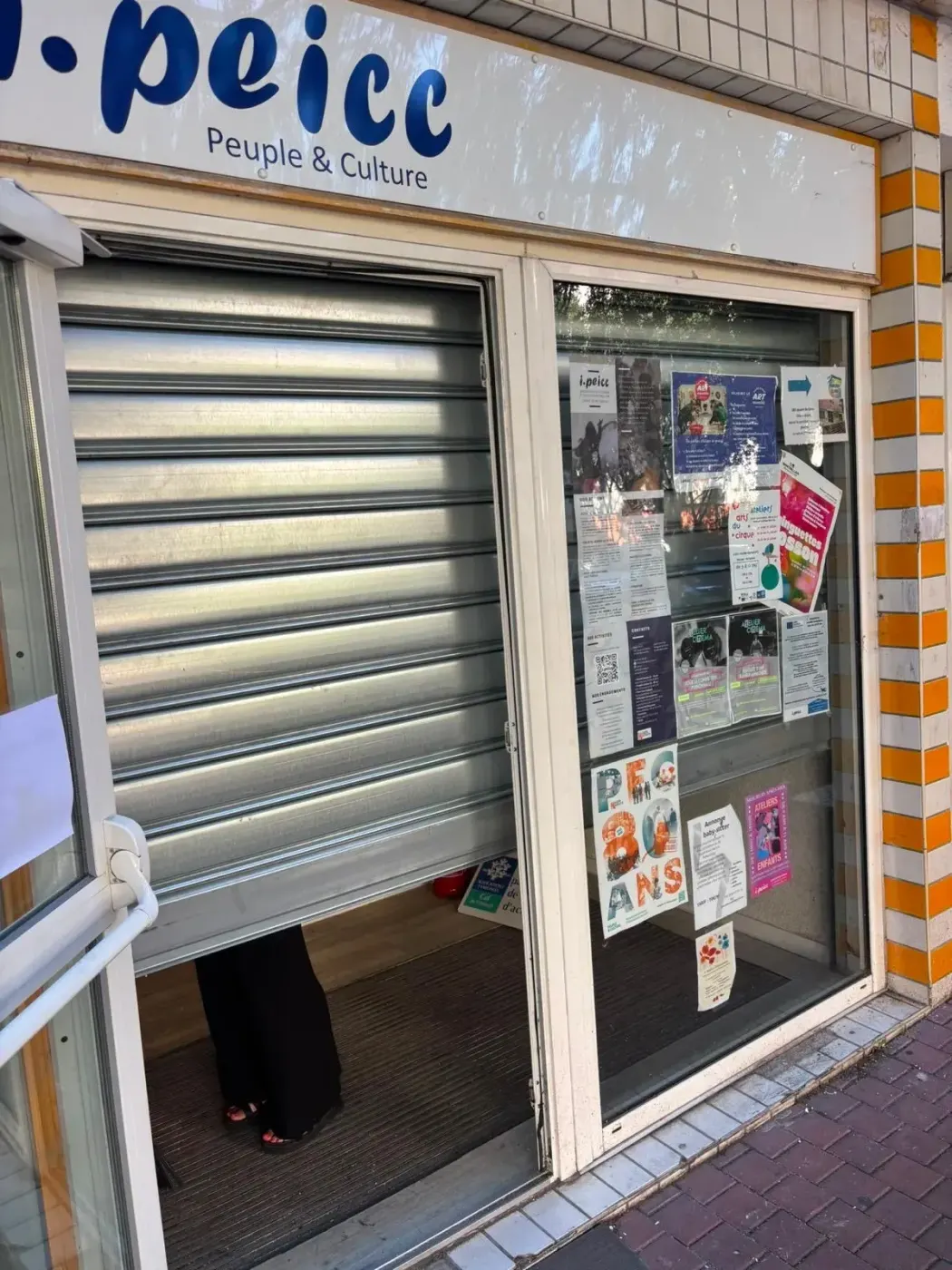 Déblocage de rideau métallique bloqué à Clamart Déblocage de rideau métallique bloqué à Clamart