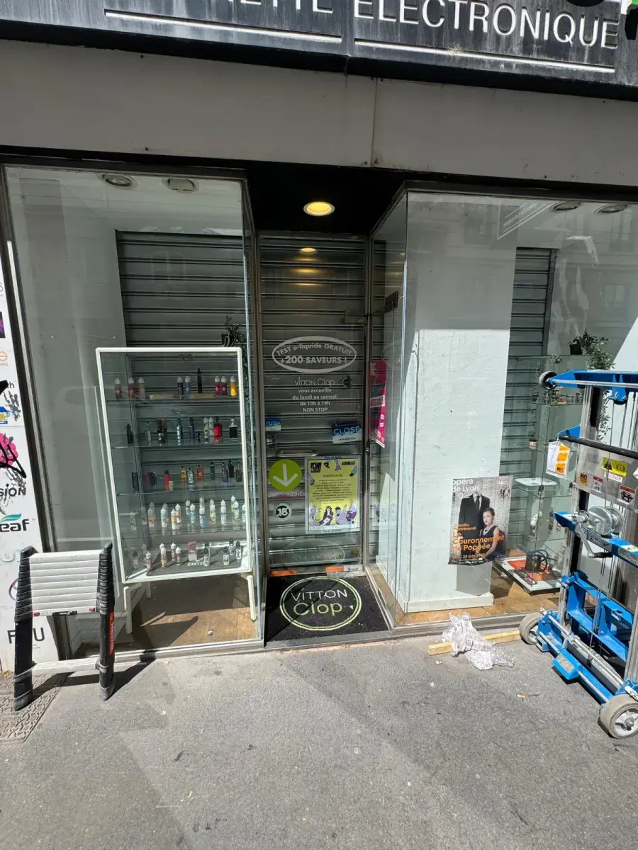 Installation et pose de rideau métallique à Clamart