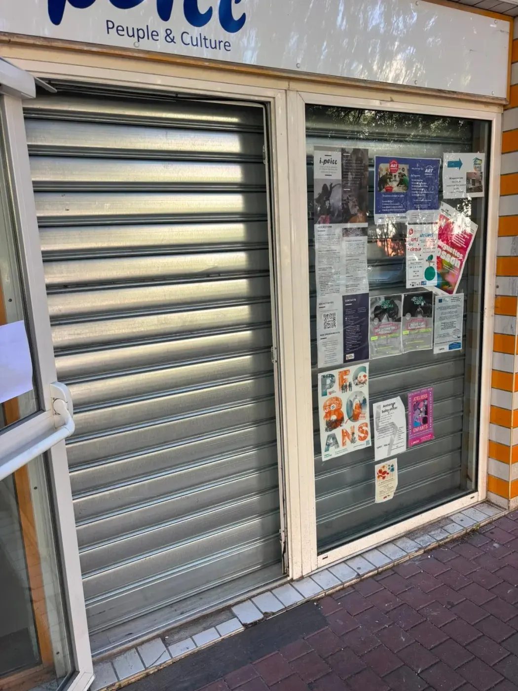 Installation et pose de rideau métallique à Clamart