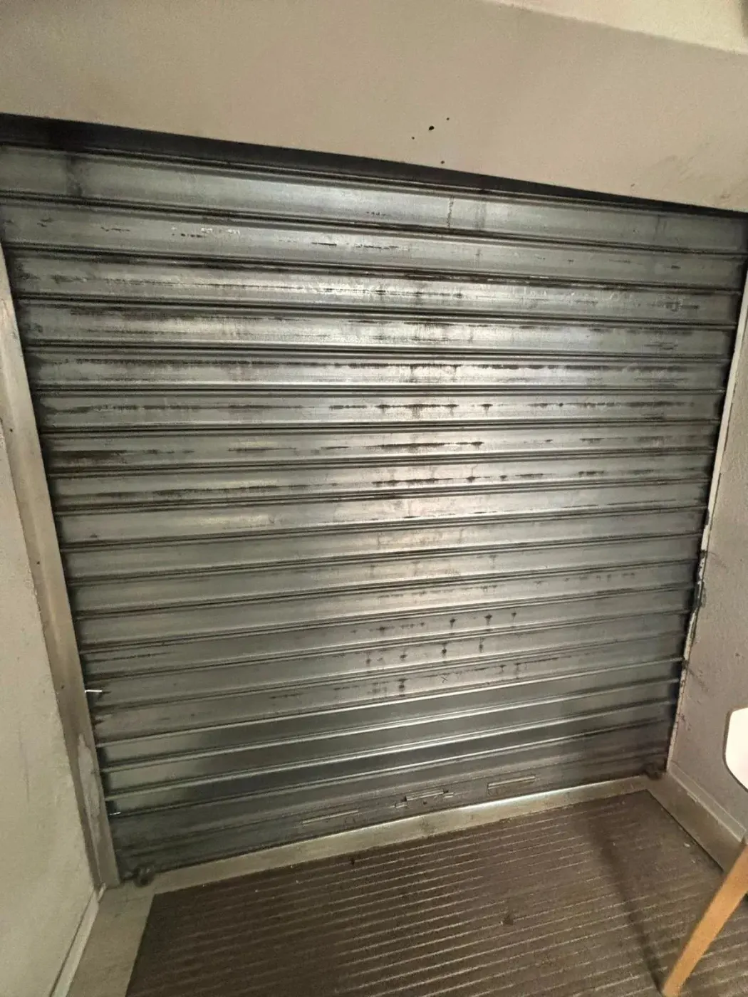 Installation et pose de rideau métallique à Clamart